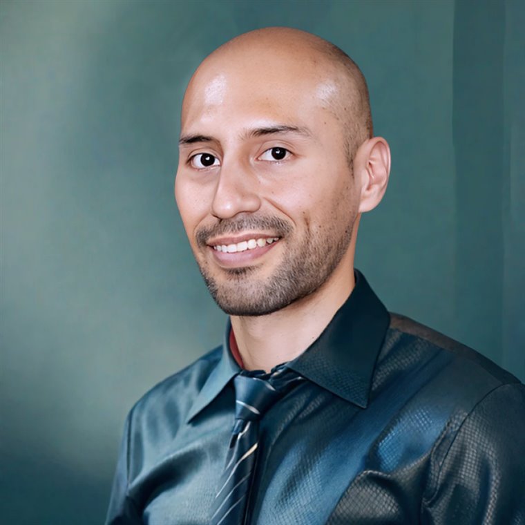 Retrato de Limbert Carrillo, designer e engenheiro full-stack